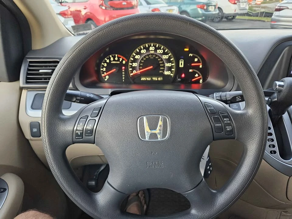 2010 Honda Odyssey - Image 11 of 20