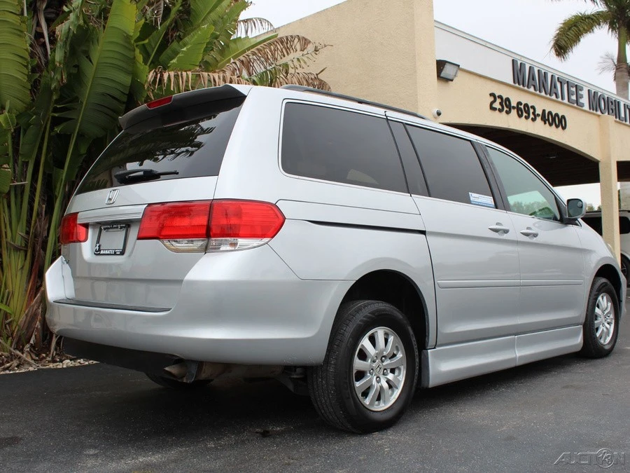 2010 Honda Odyssey - Image 5 of 12