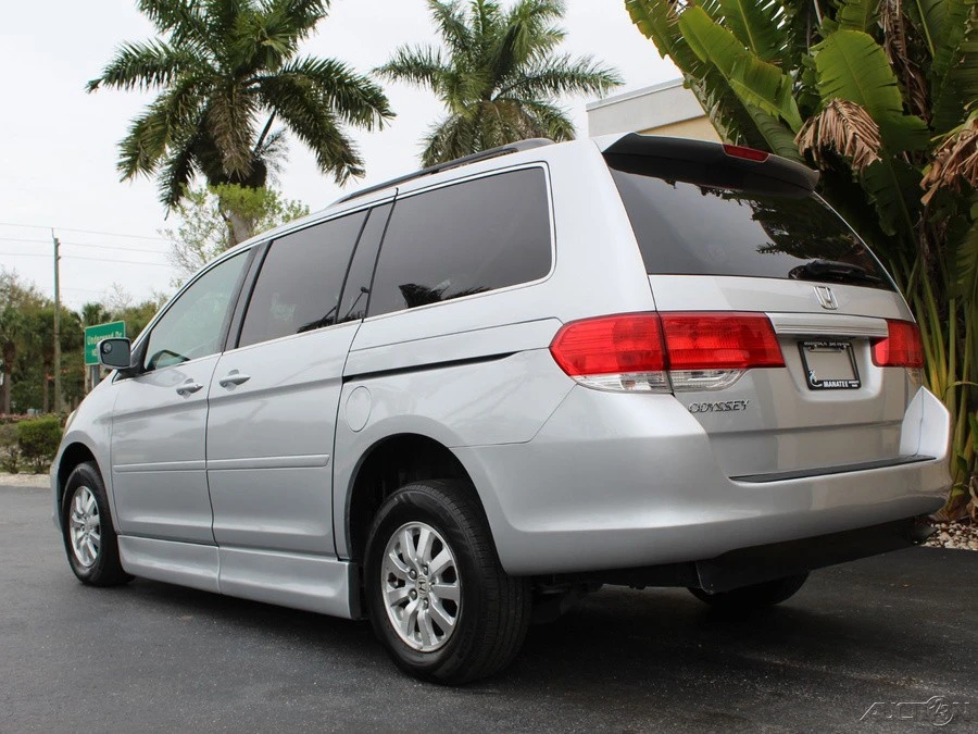 2010 Honda Odyssey - Image 8 of 12