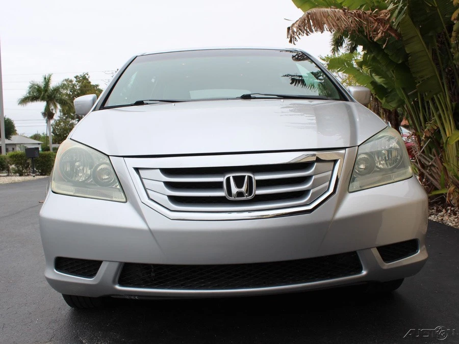 2010 Honda Odyssey - Image 9 of 12
