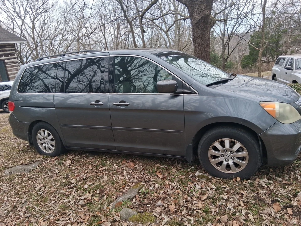 2010 Honda Odyssey - Image 3 of 4