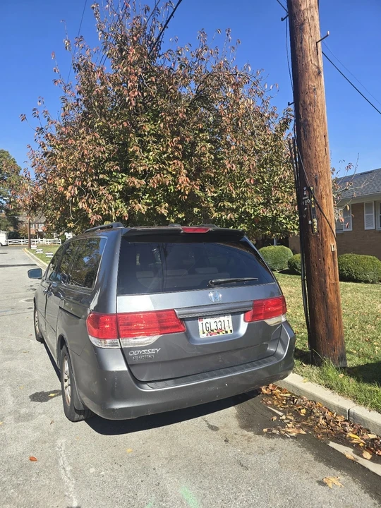 2010 Honda Odyssey - Image 2 of 7
