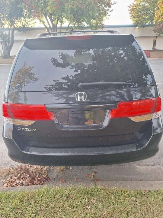2010 Honda Odyssey - Image 2 of 10