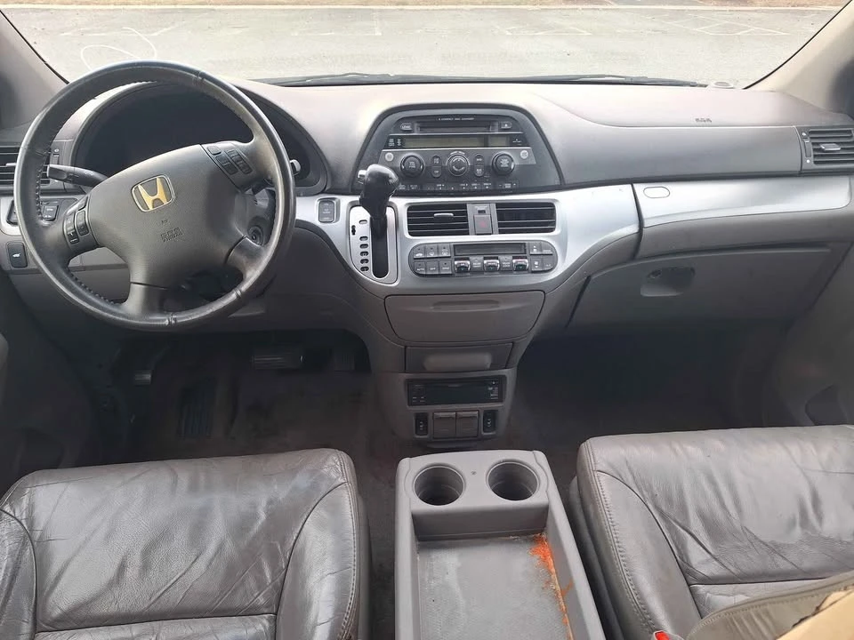 2010 Honda Odyssey - Image 3 of 10