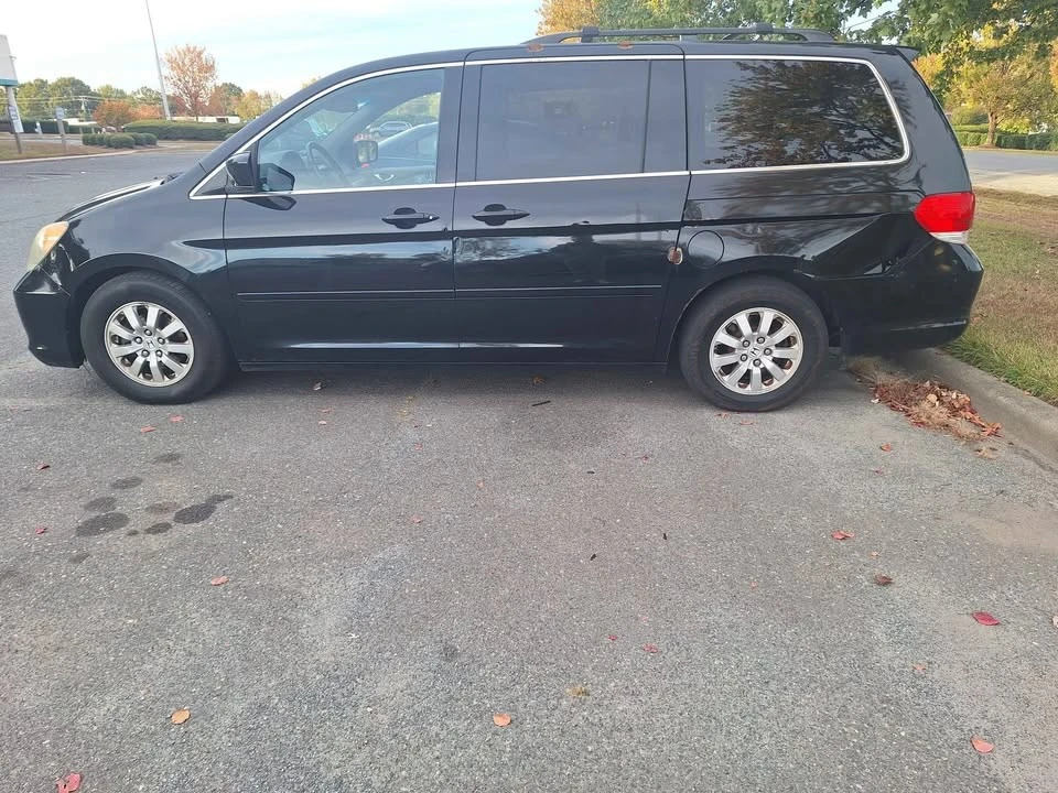 2010 Honda Odyssey - Image 9 of 10