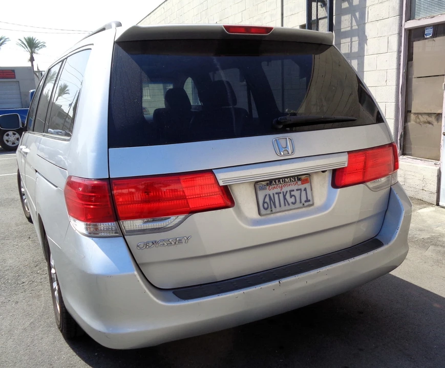 2010 Honda Odyssey - Image 3 of 14