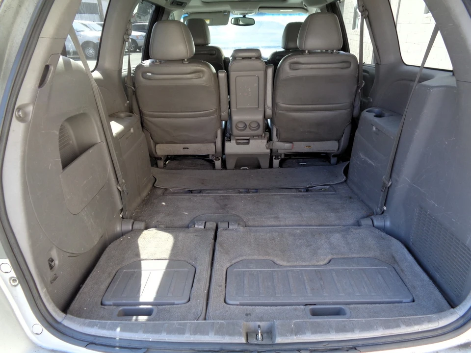 2010 Honda Odyssey - Image 9 of 14