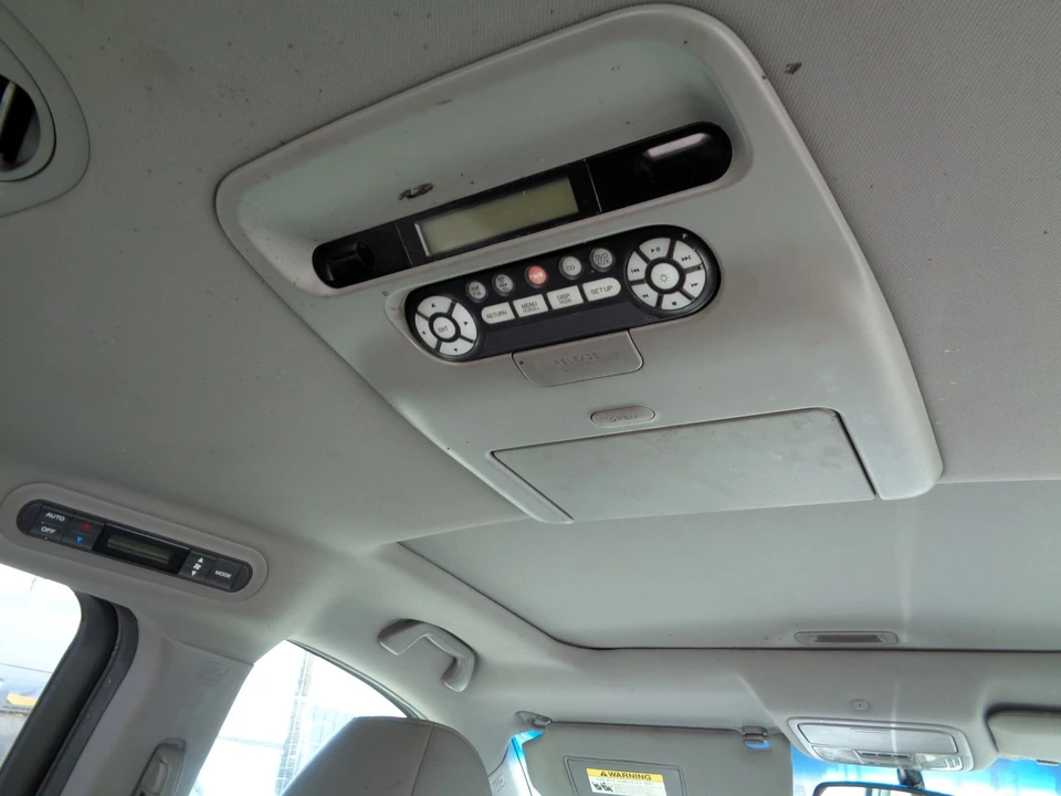 2010 Honda Odyssey - Image 11 of 14