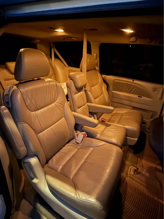 2010 Honda Odyssey - Image 2 of 9