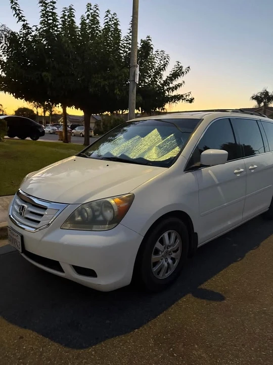 2010 Honda Odyssey - Image 4 of 9