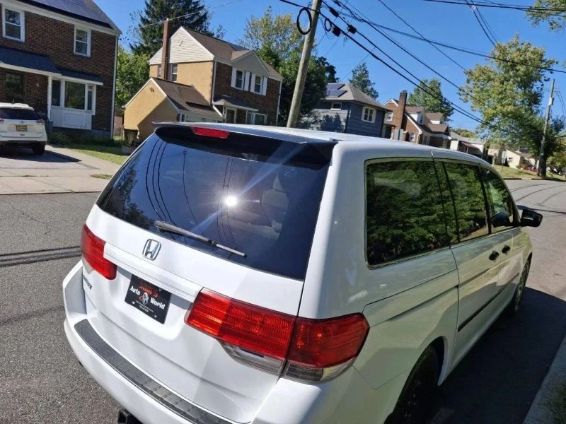 2010 Honda Odyssey - Image 10 of 12