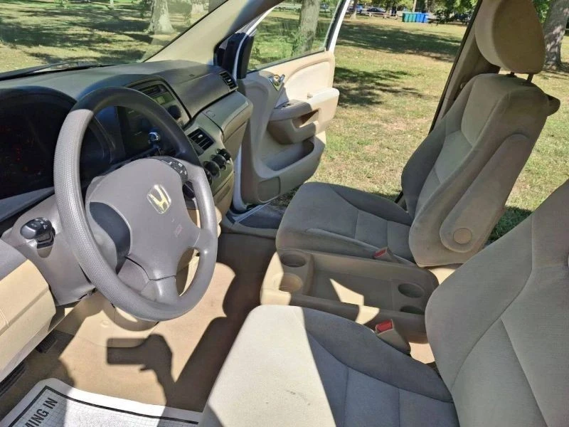 2010 Honda Odyssey - Image 7 of 12