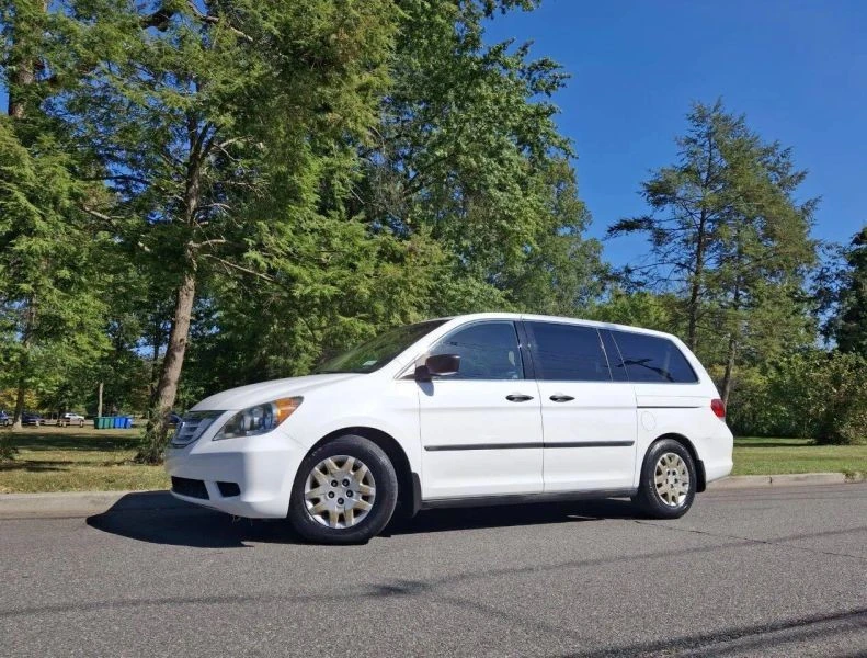 2010 Honda Odyssey - Image 2 of 12