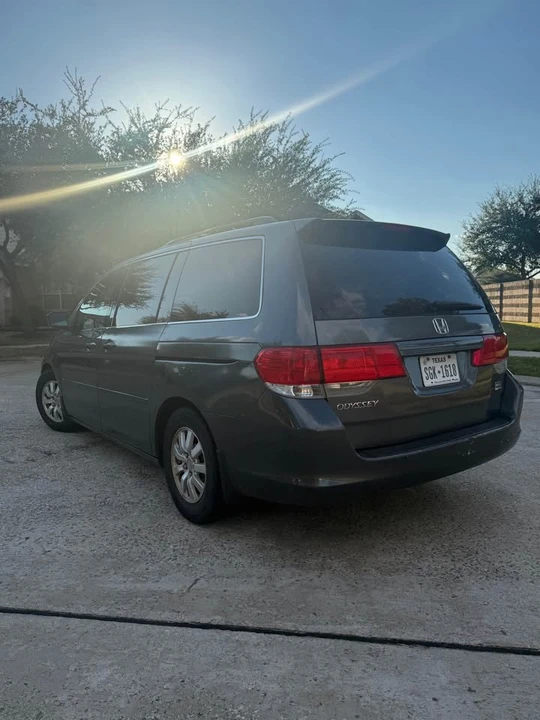 2010 Honda Odyssey - Image 2 of 4