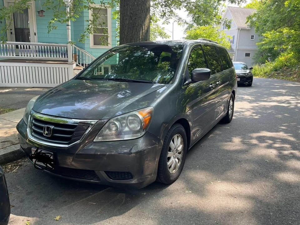 2010 Honda Odyssey - Image 2 of 7