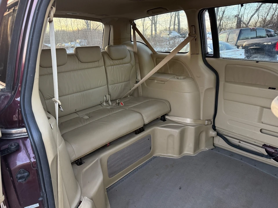 2010 Honda Odyssey - Image 19 of 20