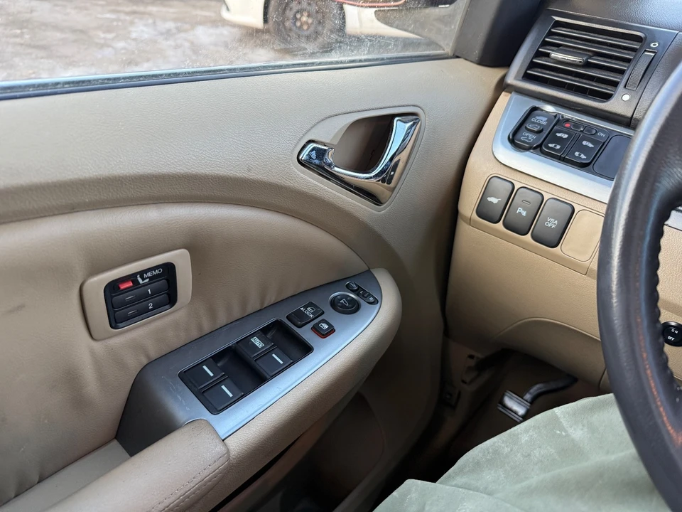 2010 Honda Odyssey - Image 8 of 20