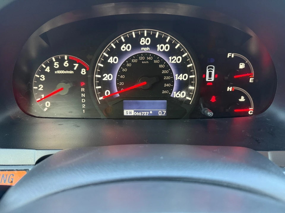 2010 Honda Odyssey - Image 11 of 20