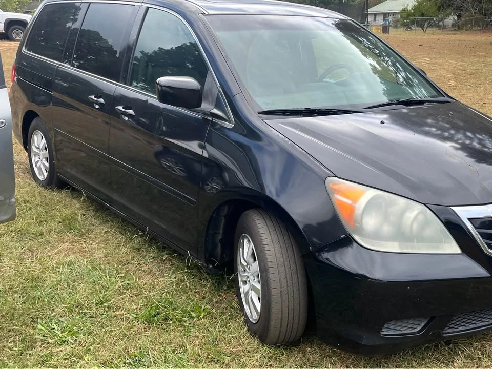 2010 Honda Odyssey - Image 2 of 8