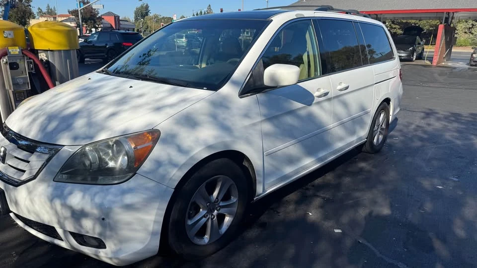 2010 Honda Odyssey - Image 5 of 10