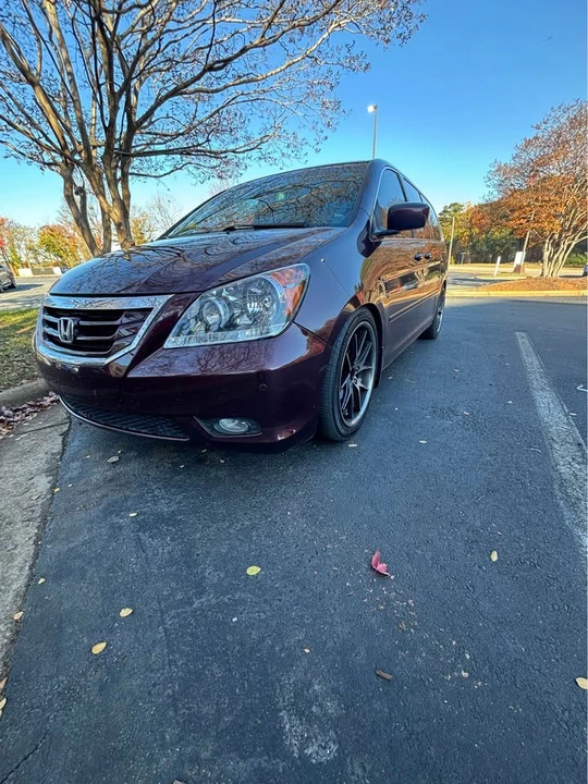 2010 Honda Odyssey - Image 2 of 10