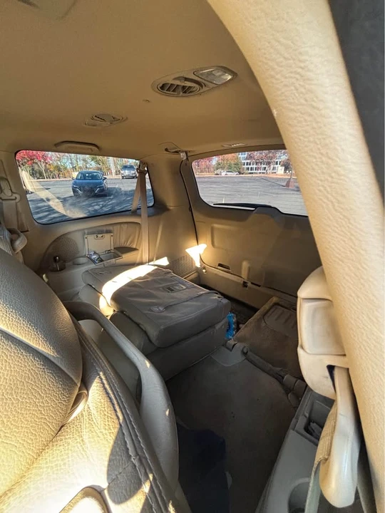 2010 Honda Odyssey - Image 9 of 10
