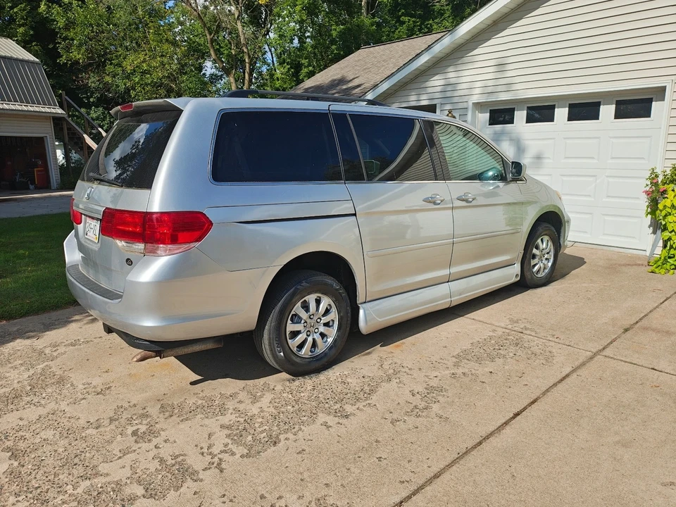 2010 Honda Odyssey - Image 5 of 21