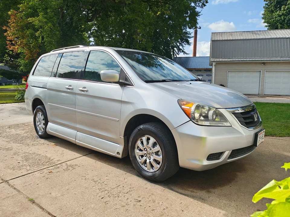 2010 Honda Odyssey - Image 7 of 21