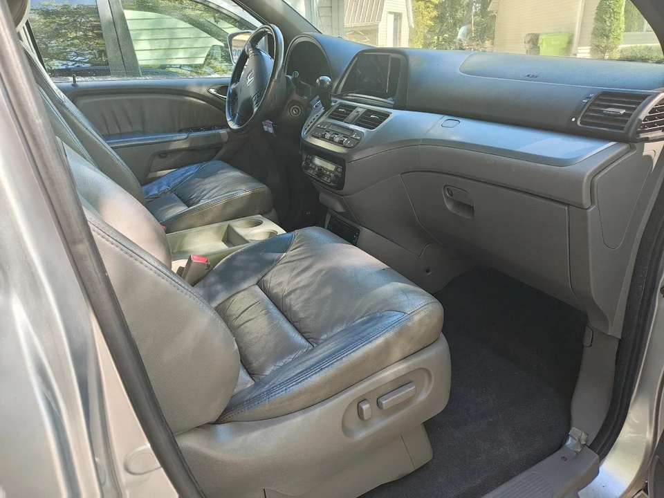 2010 Honda Odyssey - Image 12 of 21