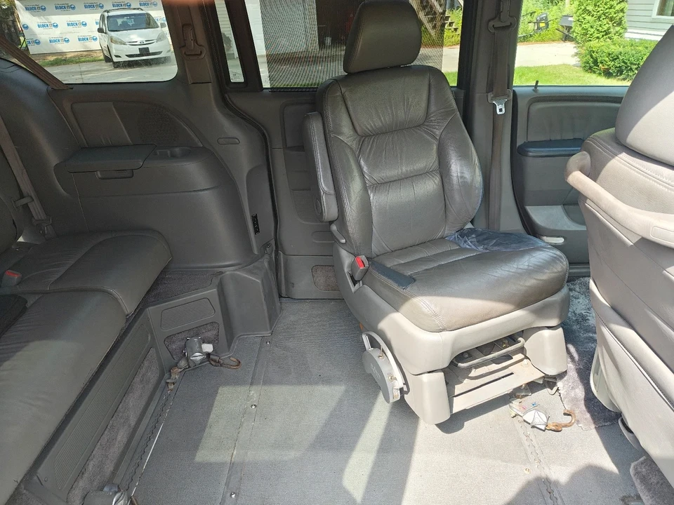 2010 Honda Odyssey - Image 18 of 21