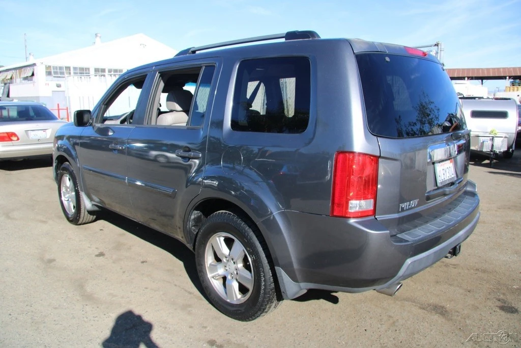 2010 Honda Pilot 2nd Gen - Image 5 of 21