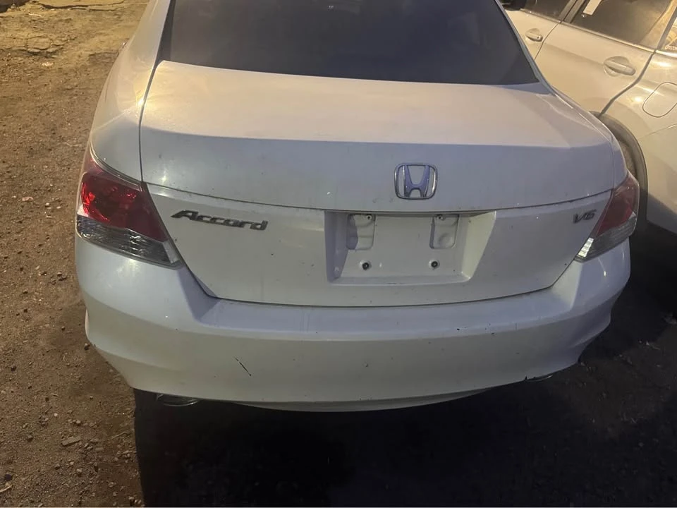 2010 Honda Accord 8th Gen - Image 2 of 2