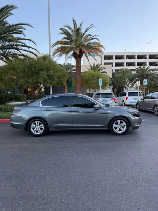 2010 Honda Accord 8th Gen - Image 5 of 15