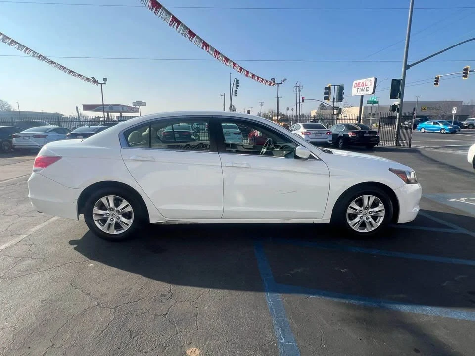 2010 Honda Accord 8th Gen - Image 4 of 17