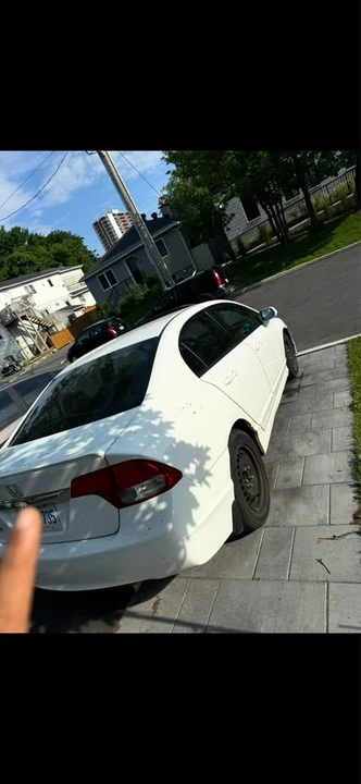 2010 Honda Civic 8th Gen - Image 5 of 10