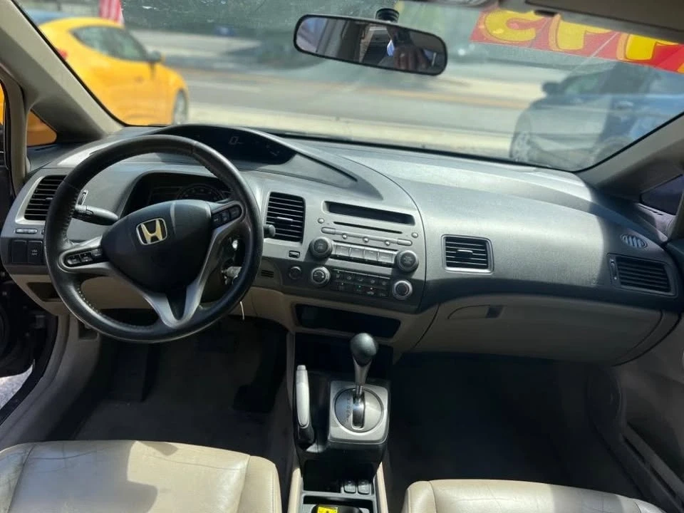 2010 Honda Civic 8th Gen - Image 8 of 14