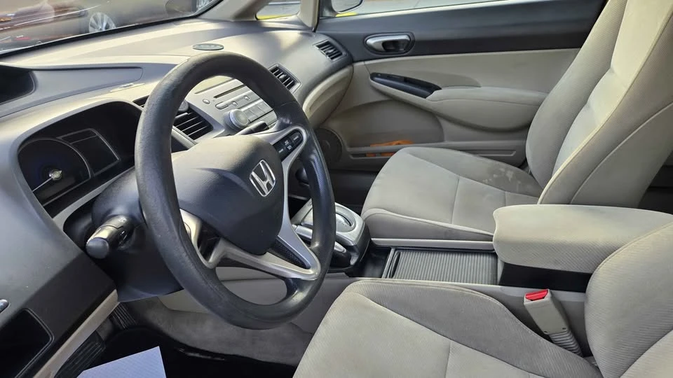 2010 Honda Civic 8th Gen - Image 11 of 19