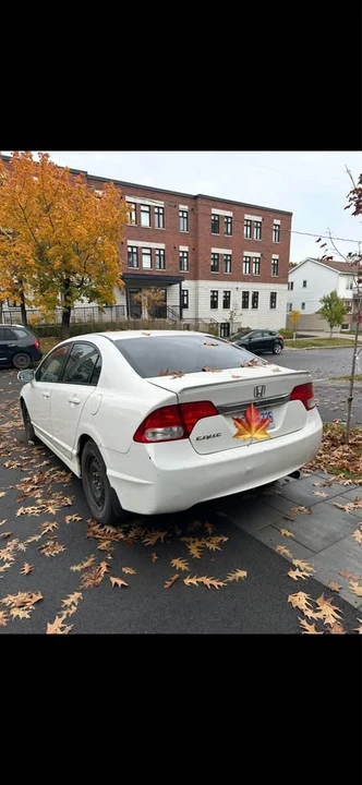 2010 Honda Civic 8th Gen - Image 3 of 10