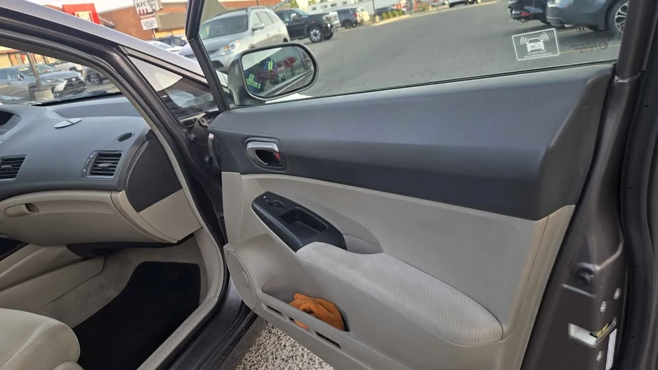 2010 Honda Civic 8th Gen - Image 3 of 19