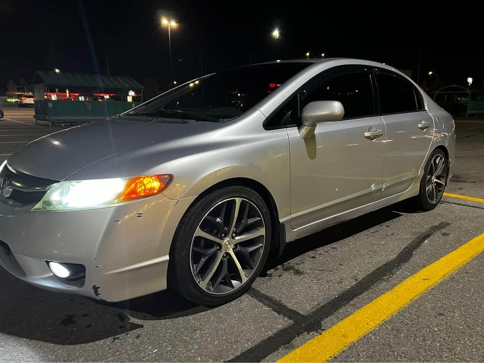 2010 Honda Civic 8th Gen - Image 4 of 11