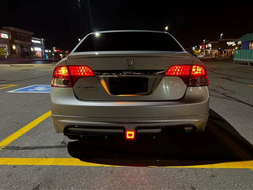 2010 Honda Civic 8th Gen - Image 2 of 11