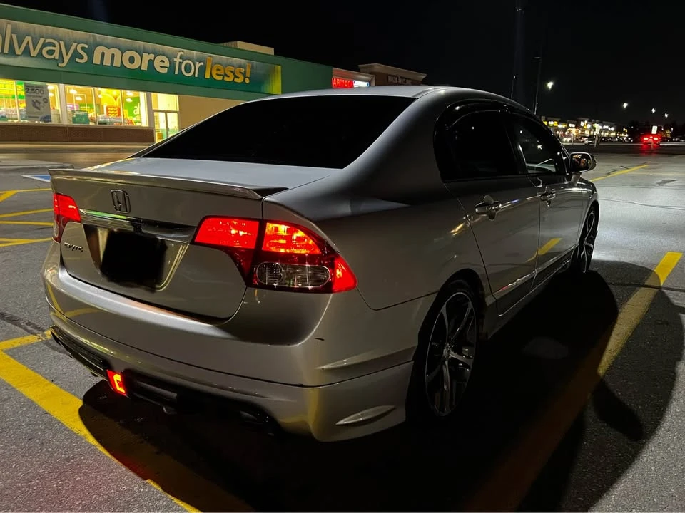 2010 Honda Civic 8th Gen - Image 6 of 11