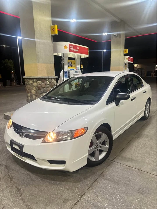 2010 Honda Civic 8th Gen - Image 4 of 8