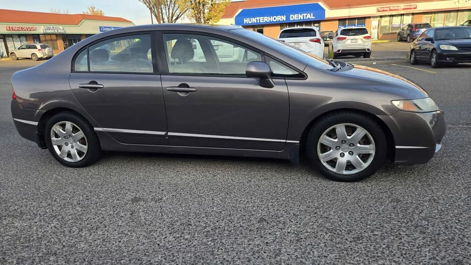 2010 Honda Civic 8th Gen - Image 8 of 19