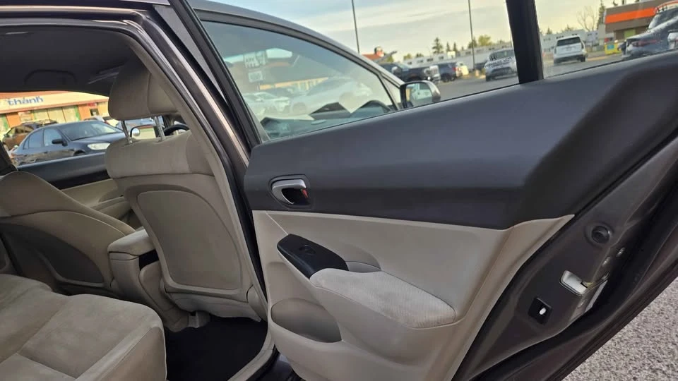 2010 Honda Civic 8th Gen - Image 6 of 19