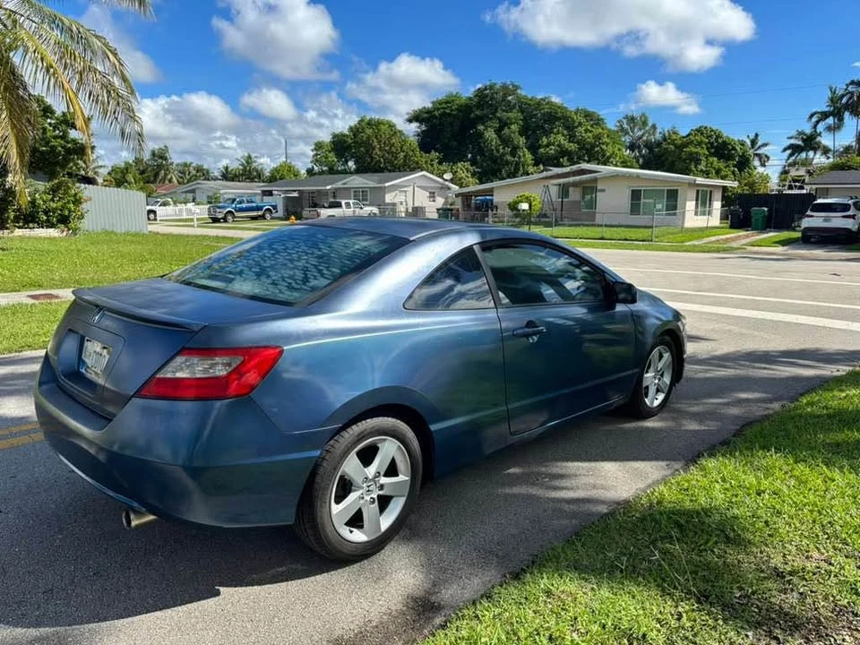 2010 Honda Civic 8th Gen - Image 6 of 8