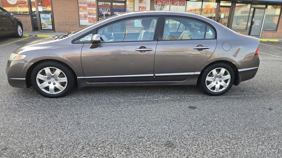 2010 Honda Civic 8th Gen - Image 15 of 19