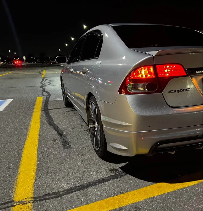 2010 Honda Civic 8th Gen - Image 7 of 11