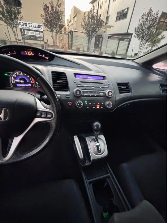2010 Honda Civic 8th Gen - Image 7 of 11