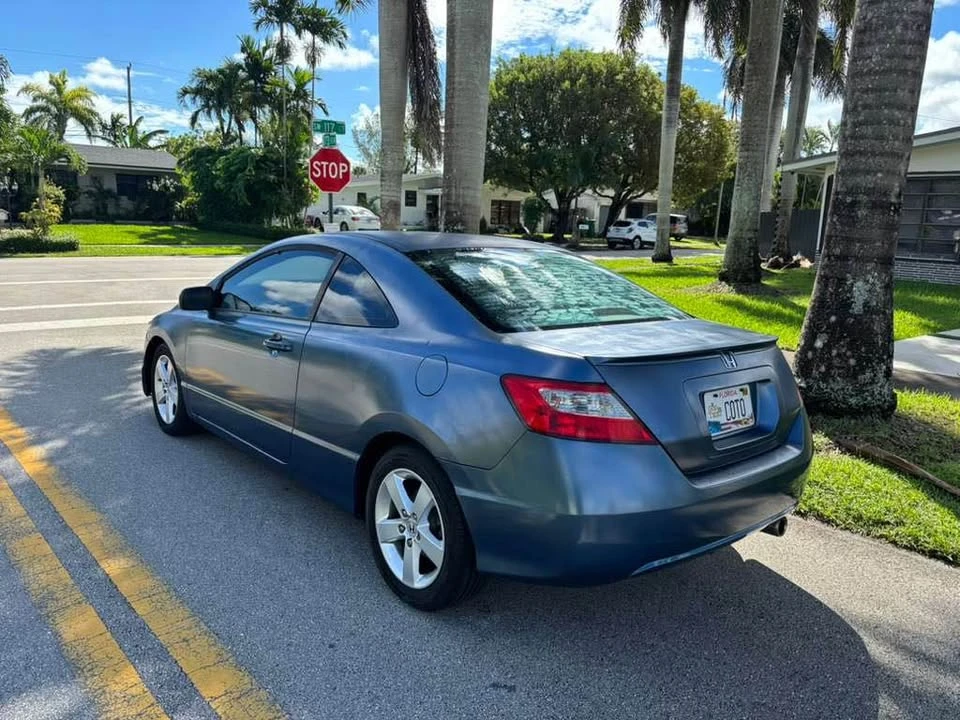 2010 Honda Civic 8th Gen - Image 4 of 8